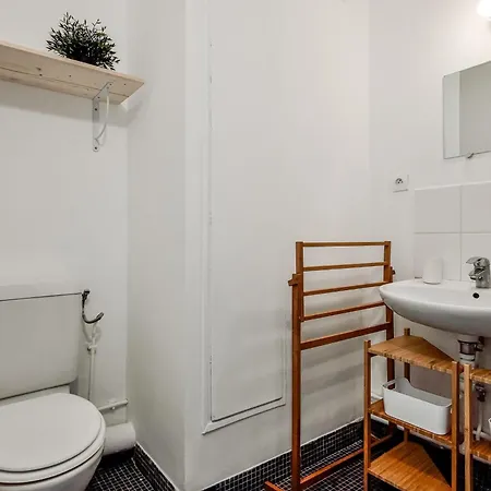 Bright Studio With Balcony In The 20th Arr - Welkeys *