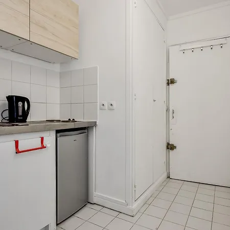 Bright Studio With Balcony In The 20th Arr - Welkeys アパート パリ