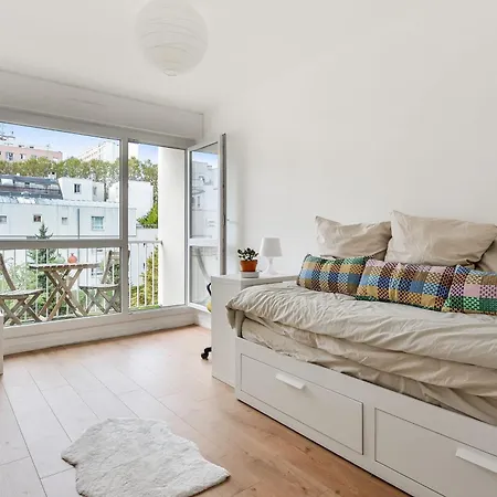 アパート Bright Studio With Balcony In The 20th Arr - Welkeys パリ