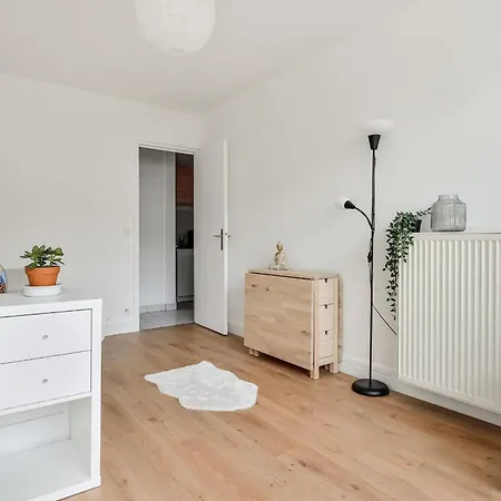 Bright Studio With Balcony In The 20th Arr - Welkeys