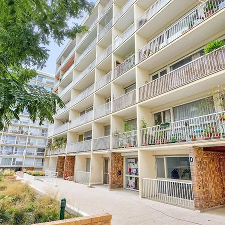 Bright Studio With Balcony In The 20th Arr - Welkeys アパート パリ
